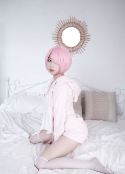 动漫人物互相差差