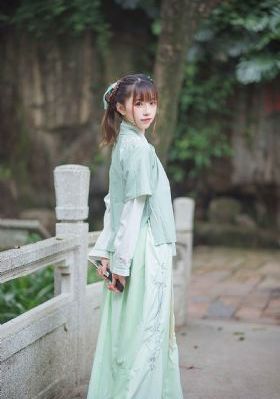 女人被两根一起进3p叠罗汉视频