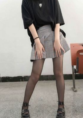 三男一女吃奶添下面视频