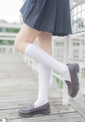 啊…啊你们一个一个来啊