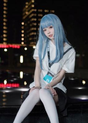 《她在丈夫面前被耍了》