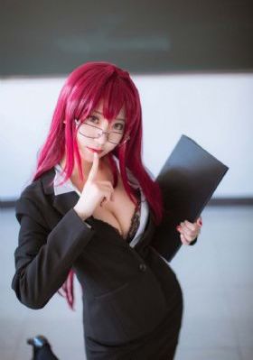 《隔壁女邻居》免费观看